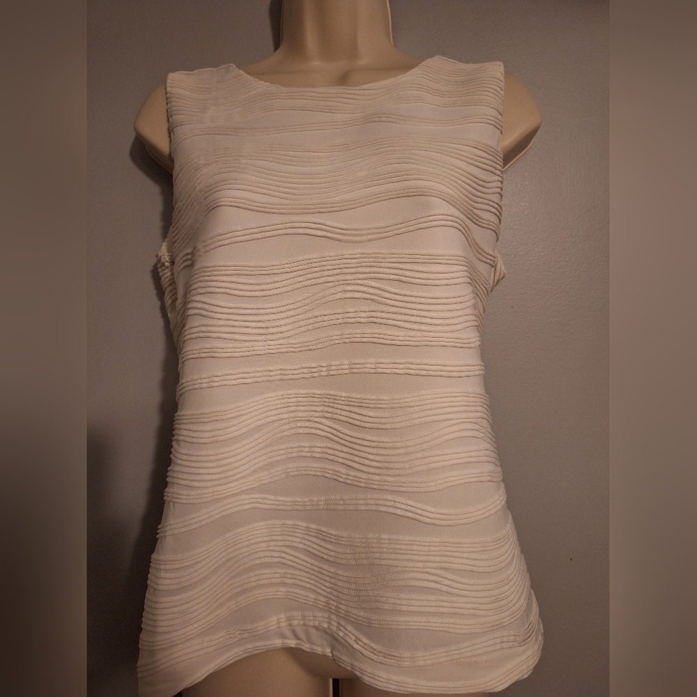 Cakvin Klein Elegant Cream Sleeveless Top